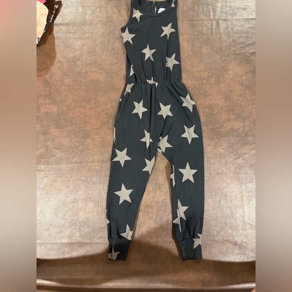 Classic nununu star jumper. Size 6-7